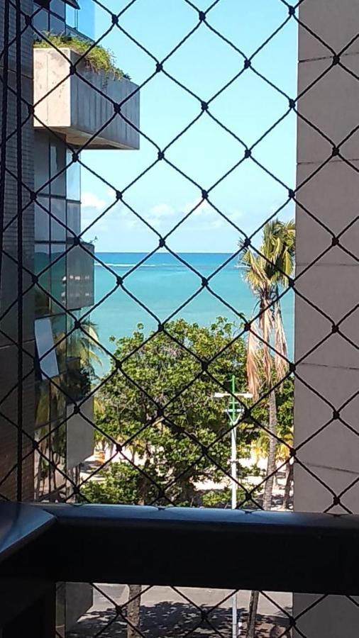 Pajucara Pe Na Areia * Maceio (Alagoas)